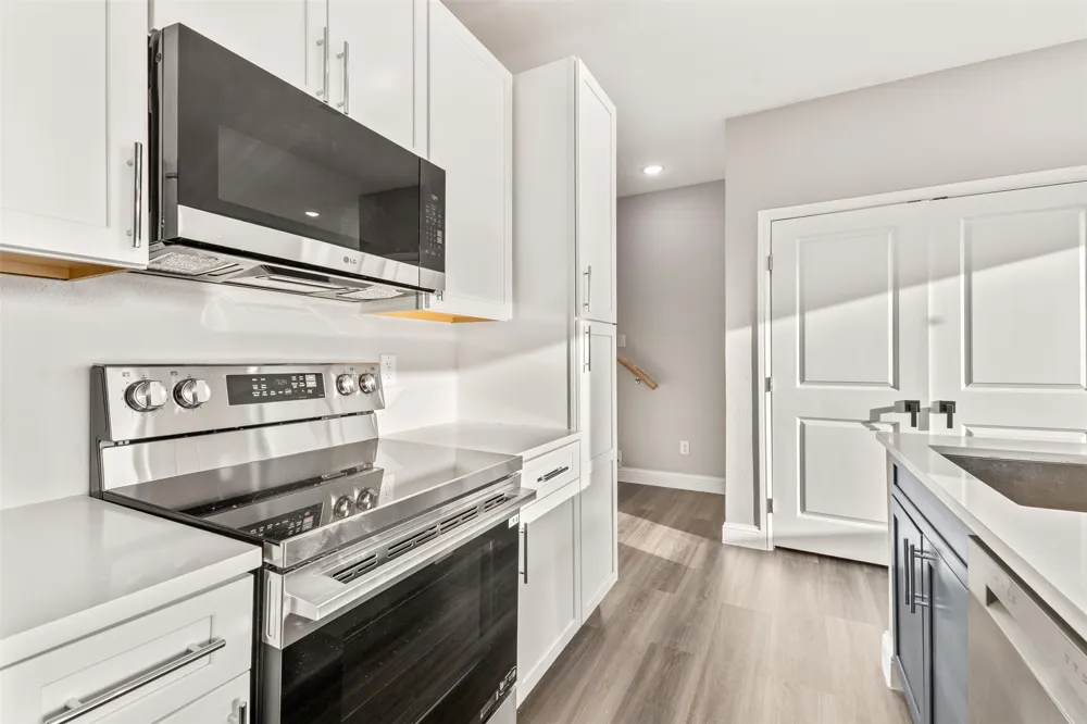 825 Premier Parkway Grand Prairie, TX 75051