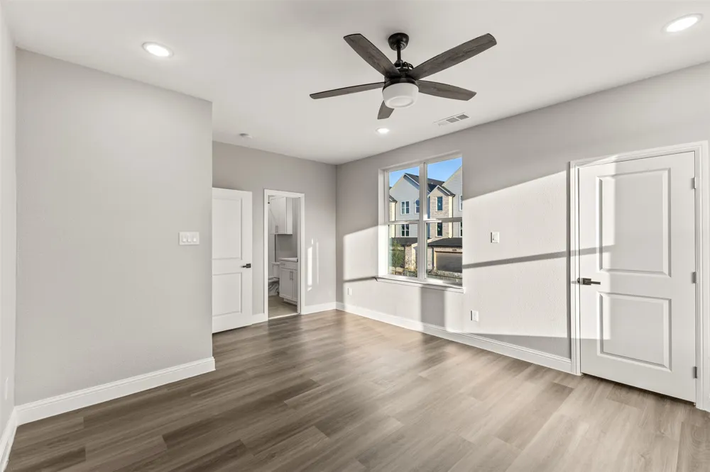 825 Premier Parkway Grand Prairie, TX 75051