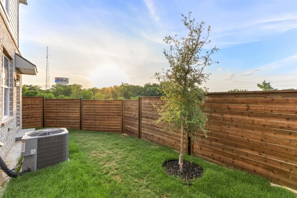 825 Premier Parkway Grand Prairie, TX 75051