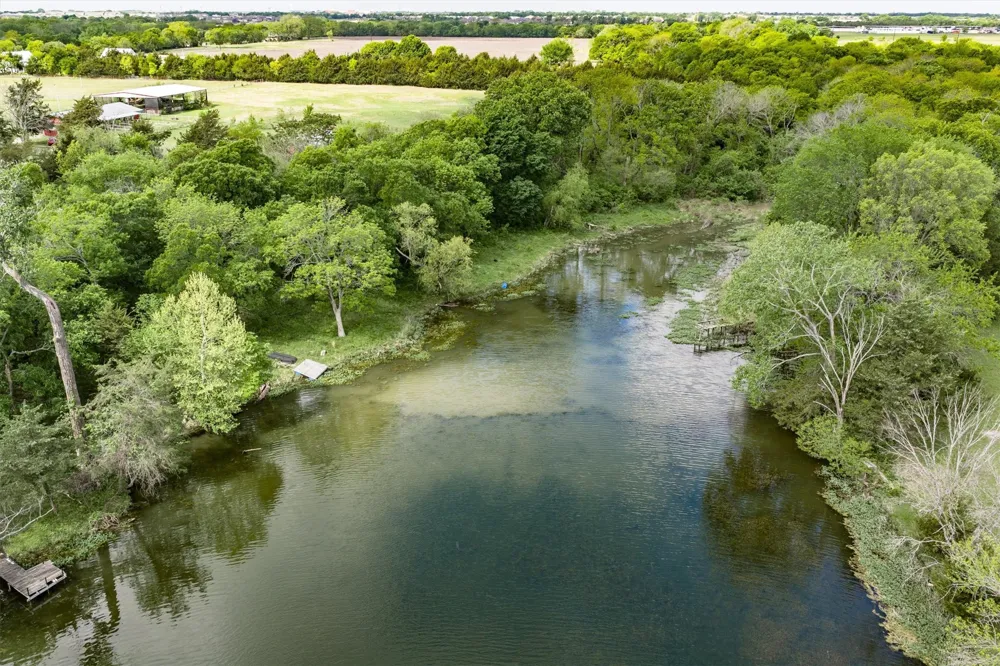 3135 County Road 427 Anna, TX 75409