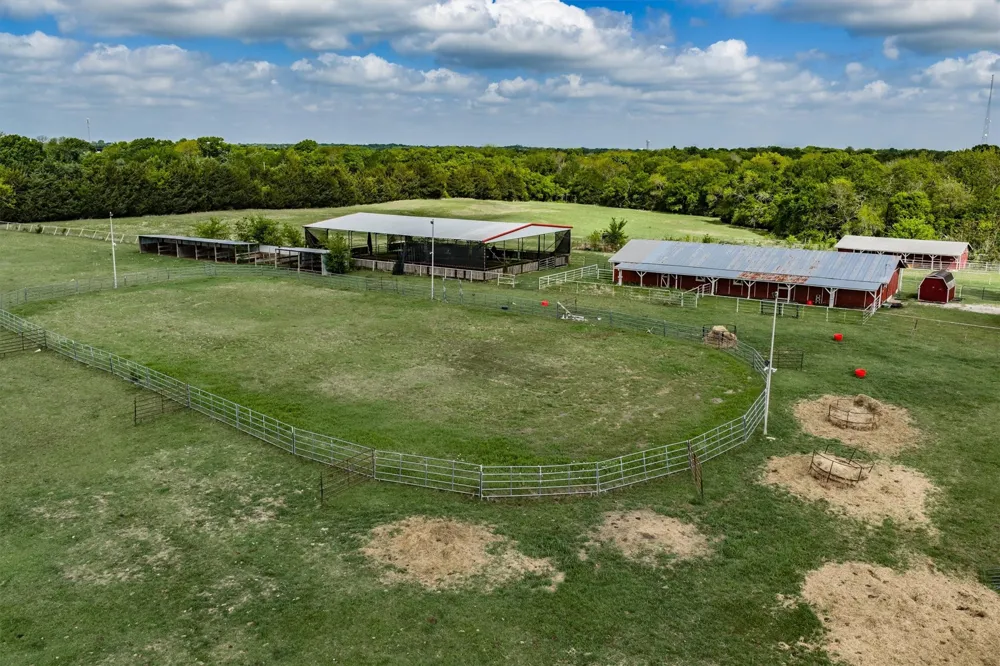 3135 County Road 427 Anna, TX 75409