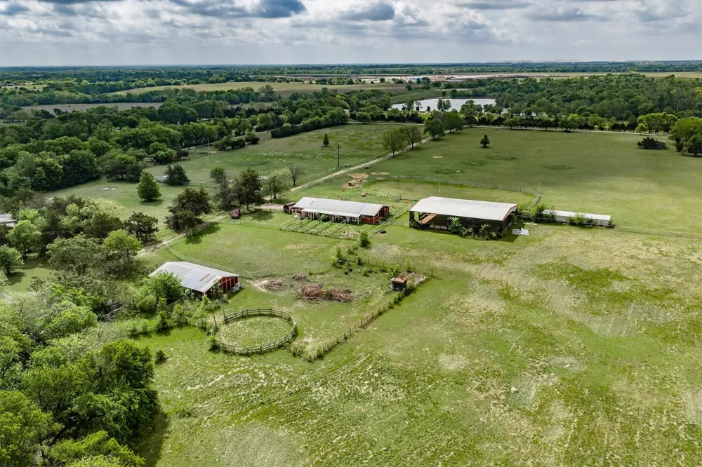 3135 County Road 427 Anna, TX 75409