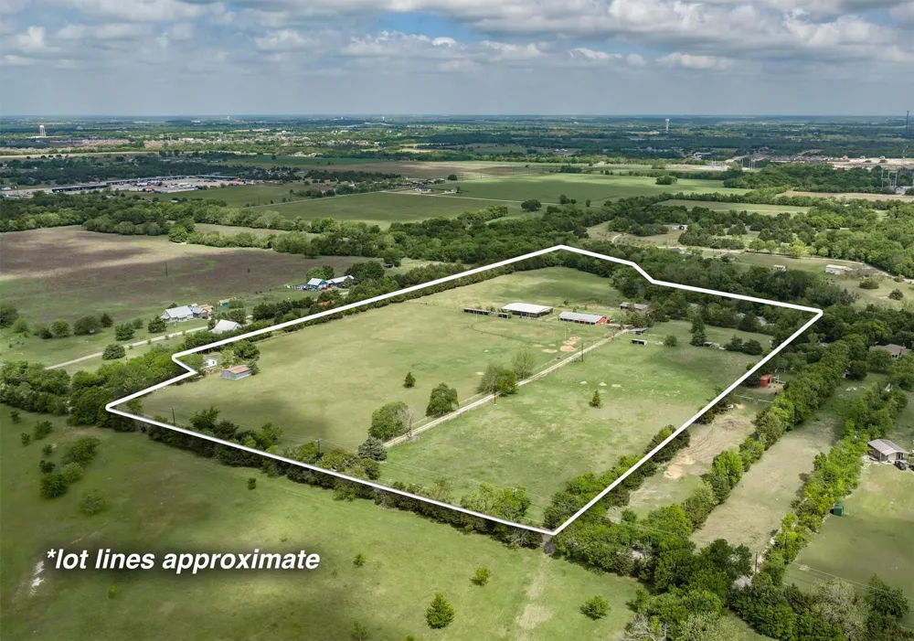 3135 County Road 427 Anna, TX 75409