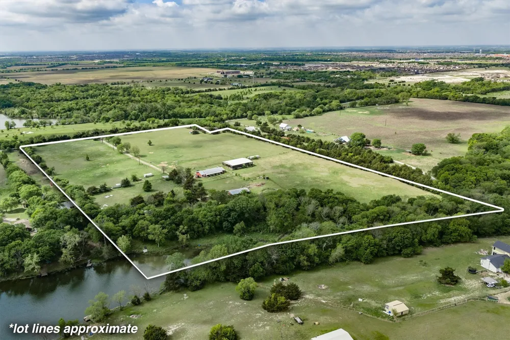 3135 County Road 427 Anna, TX 75409
