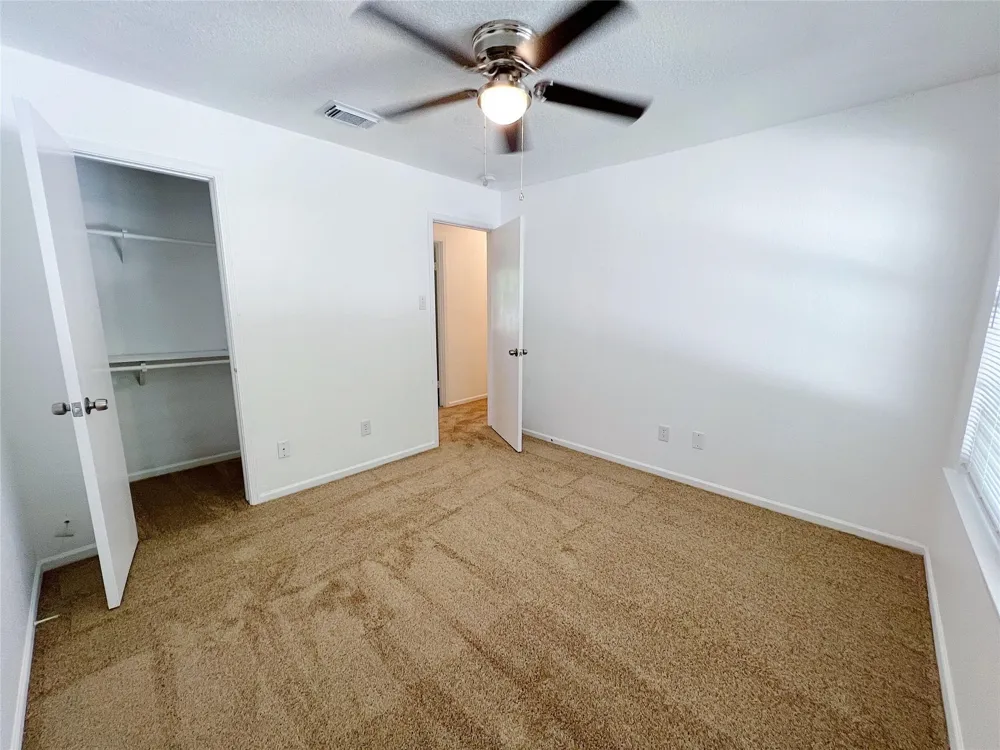 616 Valley Spring Drive Arlington, TX 76018