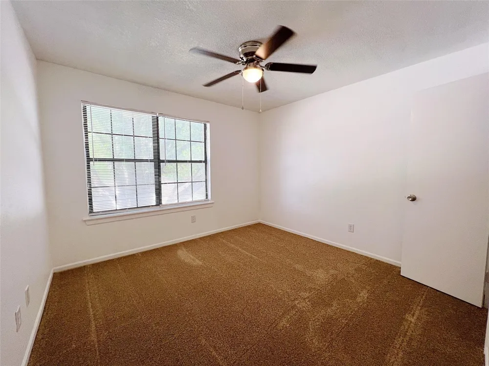 616 Valley Spring Drive Arlington, TX 76018
