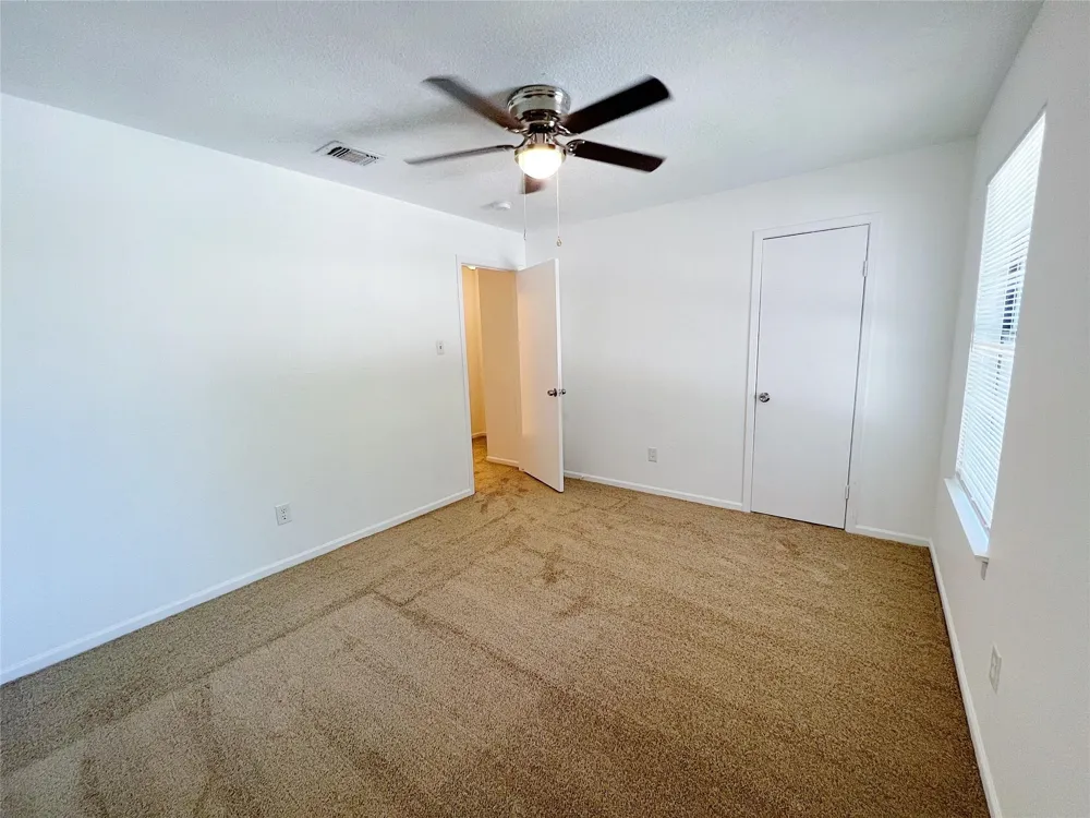616 Valley Spring Drive Arlington, TX 76018