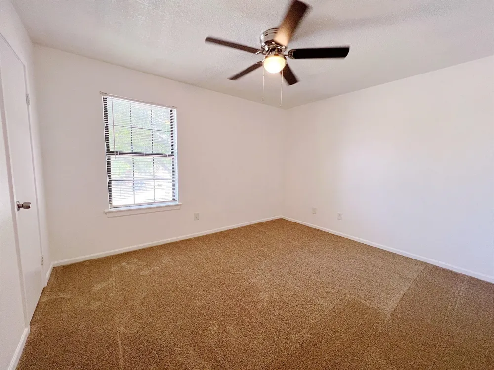 616 Valley Spring Drive Arlington, TX 76018