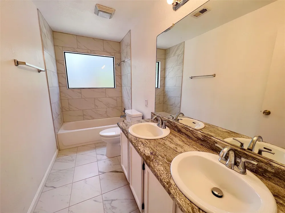 616 Valley Spring Drive Arlington, TX 76018