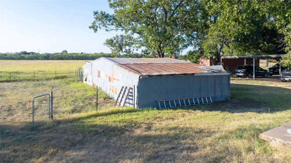 817 ST HWY 153 Wingate, TX 79566