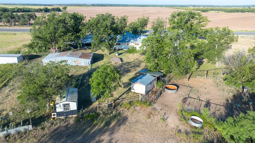 817 ST HWY 153 Wingate, TX 79566
