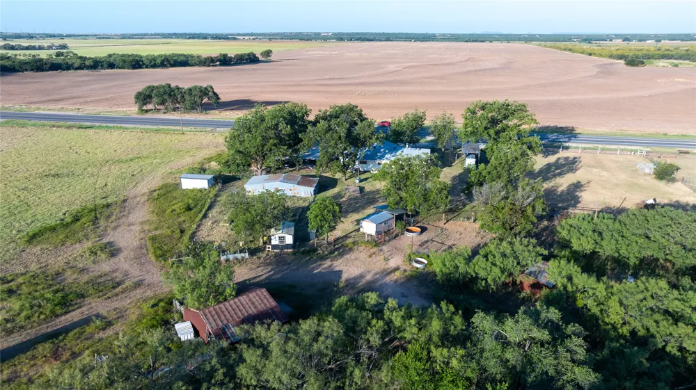 817 ST HWY 153 Wingate, TX 79566