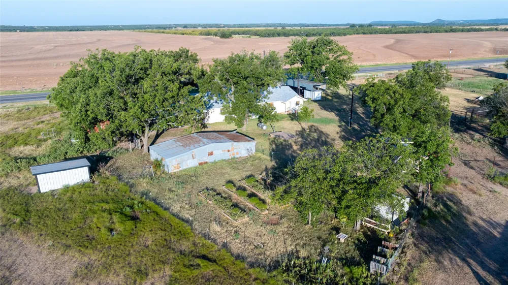 817 ST HWY 153 Wingate, TX 79566