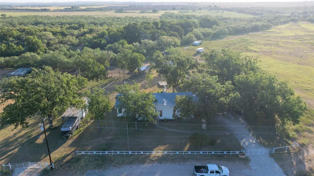 817 ST HWY 153 Wingate, TX 79566