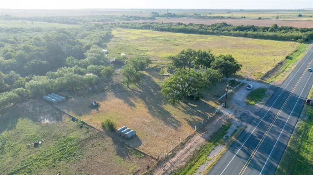 817 ST HWY 153 Wingate, TX 79566