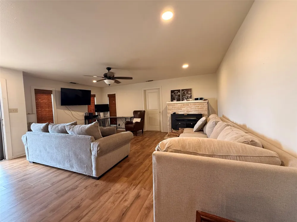 817 ST HWY 153 Wingate, TX 79566