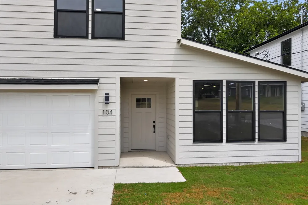 104 E Miller Street Whitewright, TX 75491