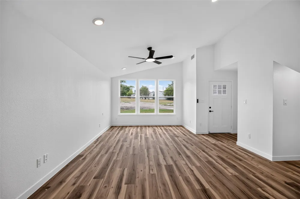 104 E Miller Street Whitewright, TX 75491