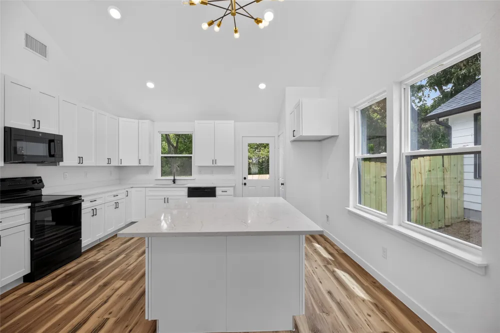 104 E Miller Street Whitewright, TX 75491