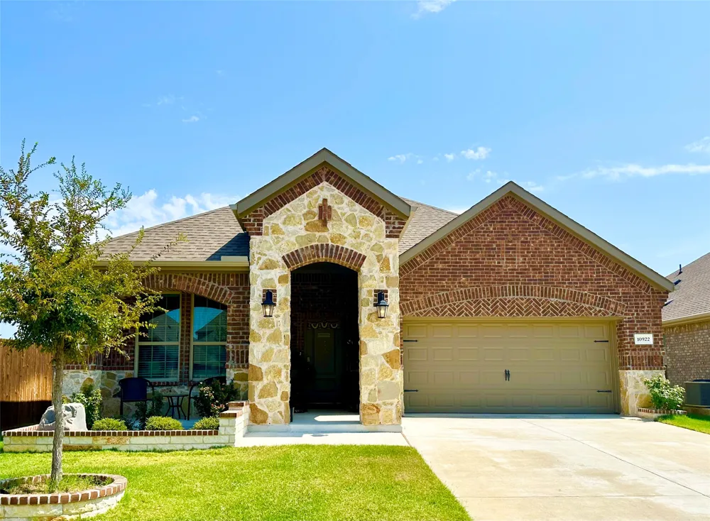 10922 Autry Ridge Lane Aubrey, TX 76227