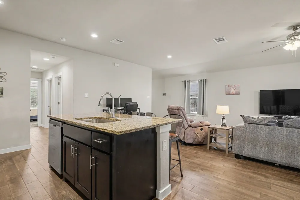 1512 Central Park Drive Alvarado, TX 76009