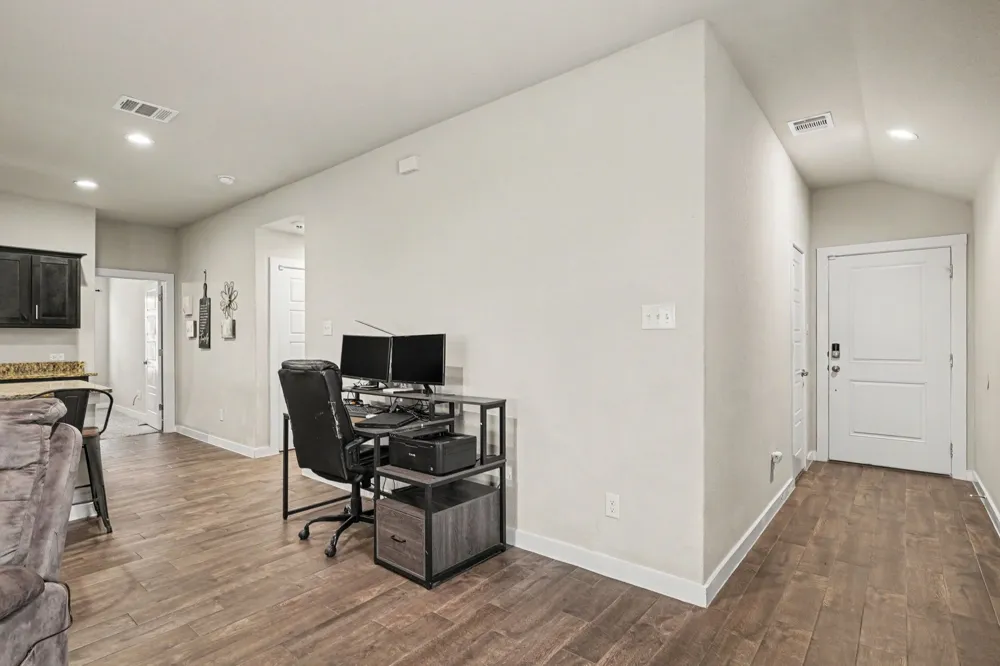1512 Central Park Drive Alvarado, TX 76009