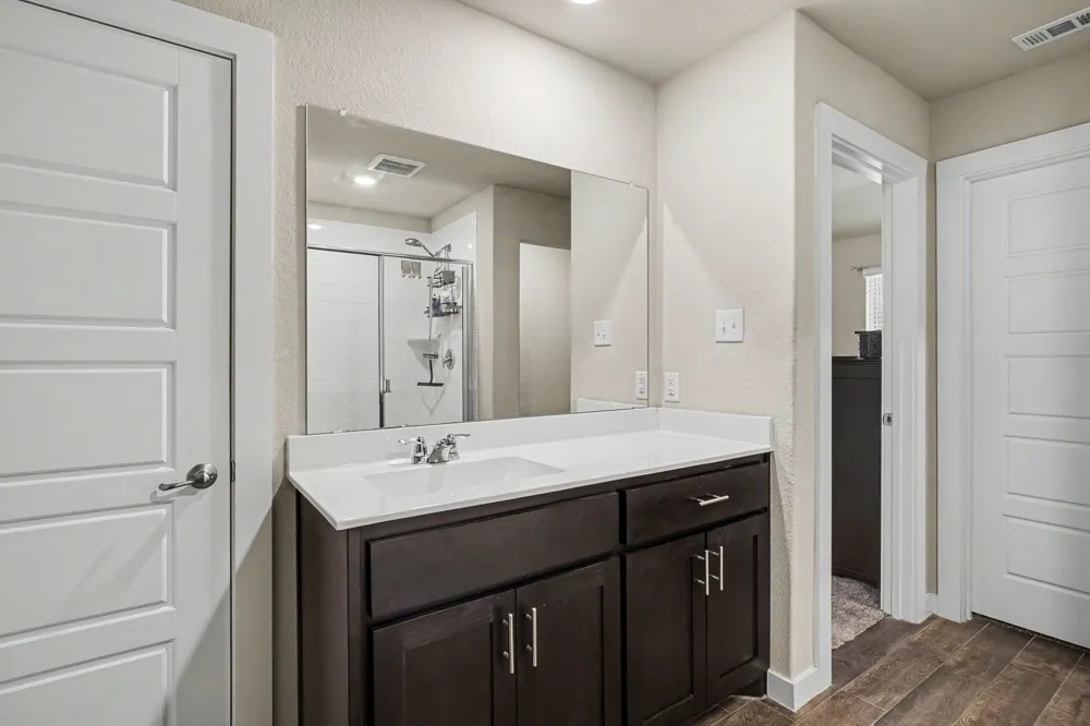 1512 Central Park Drive Alvarado, TX 76009