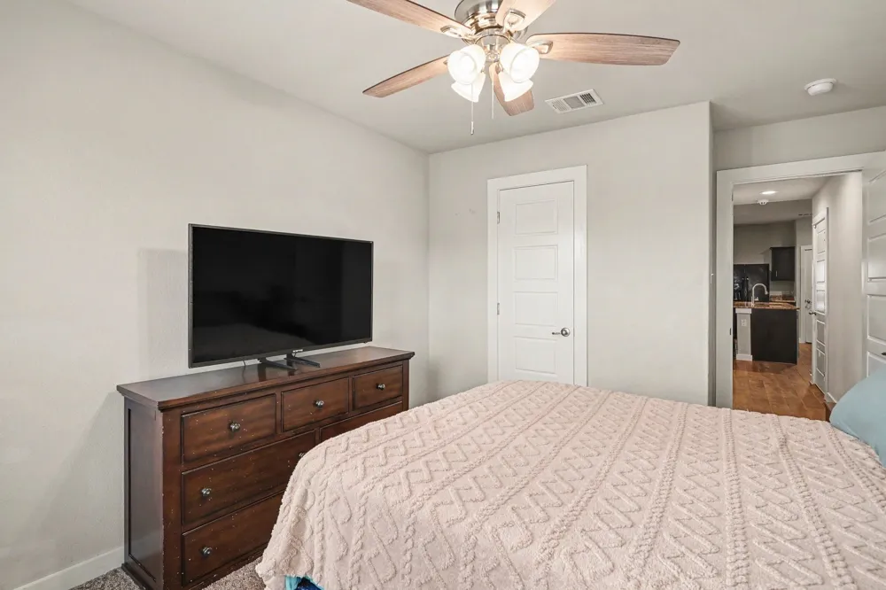 1512 Central Park Drive Alvarado, TX 76009