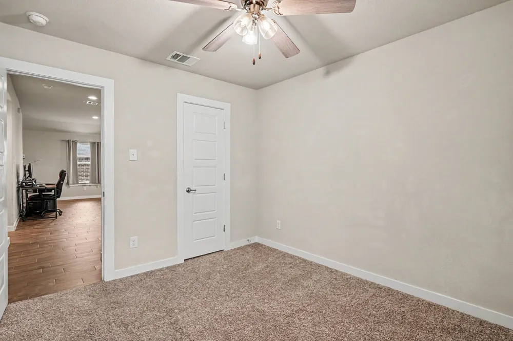 1512 Central Park Drive Alvarado, TX 76009