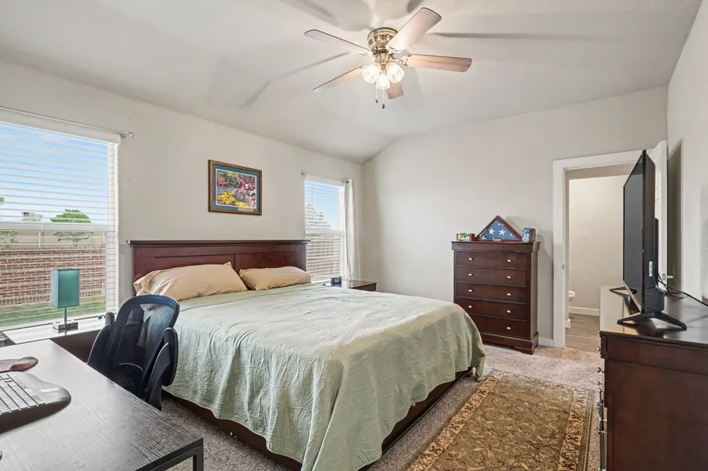 1512 Central Park Drive Alvarado, TX 76009