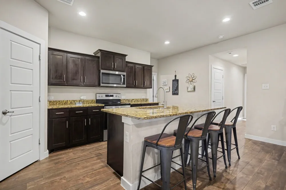 1512 Central Park Drive Alvarado, TX 76009