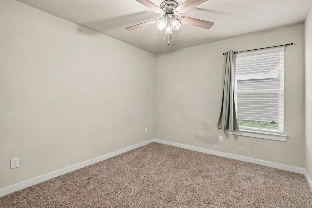 1512 Central Park Drive Alvarado, TX 76009