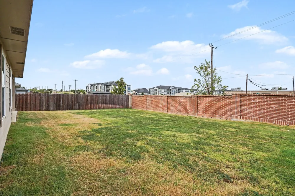 1512 Central Park Drive Alvarado, TX 76009