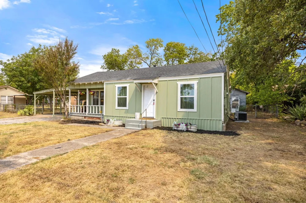 207 E 4th Street Weatherford, TX 76086