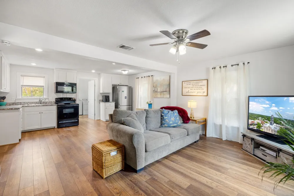 207 E 4th Street Weatherford, TX 76086