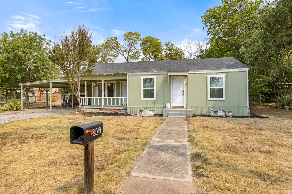 207 E 4th Street Weatherford, TX 76086