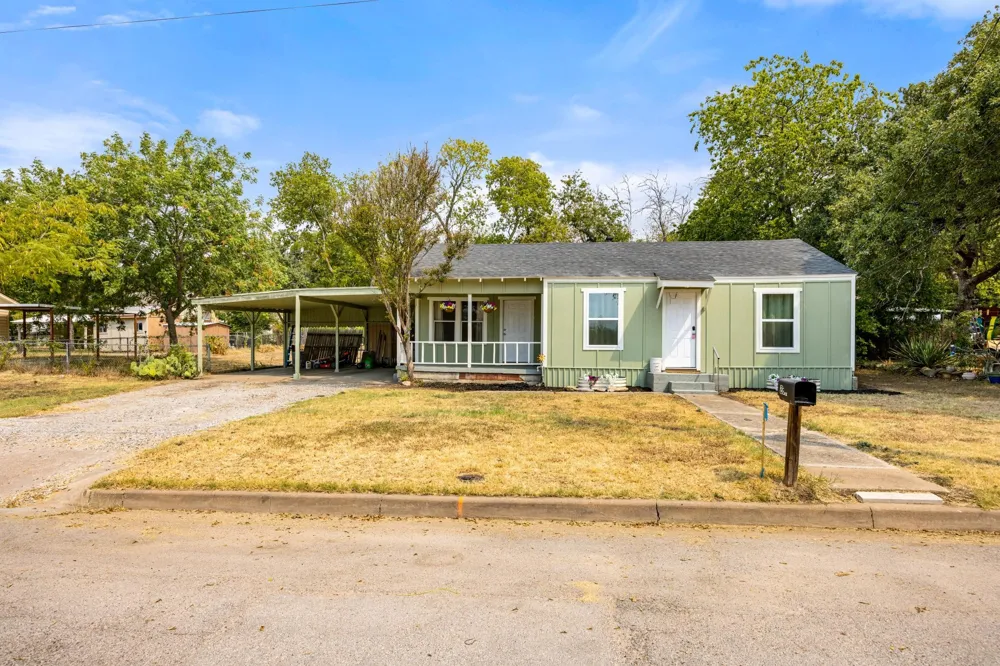 207 E 4th Street Weatherford, TX 76086