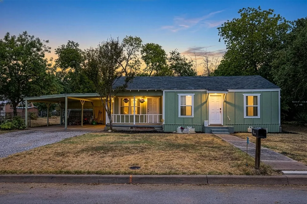 207 E 4th Street Weatherford, TX 76086
