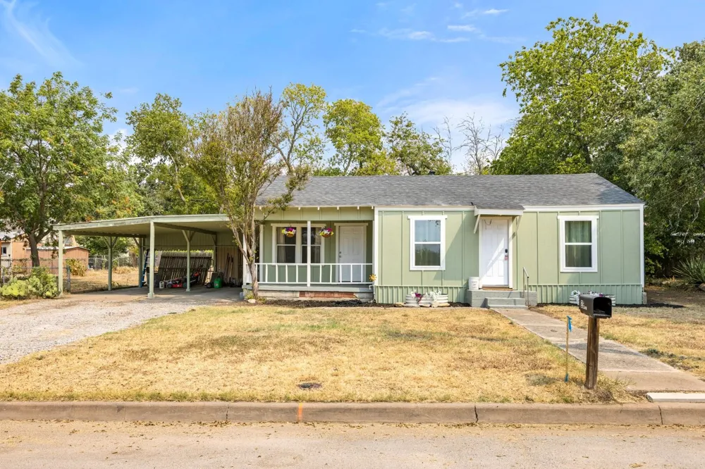 207 E 4th Street Weatherford, TX 76086