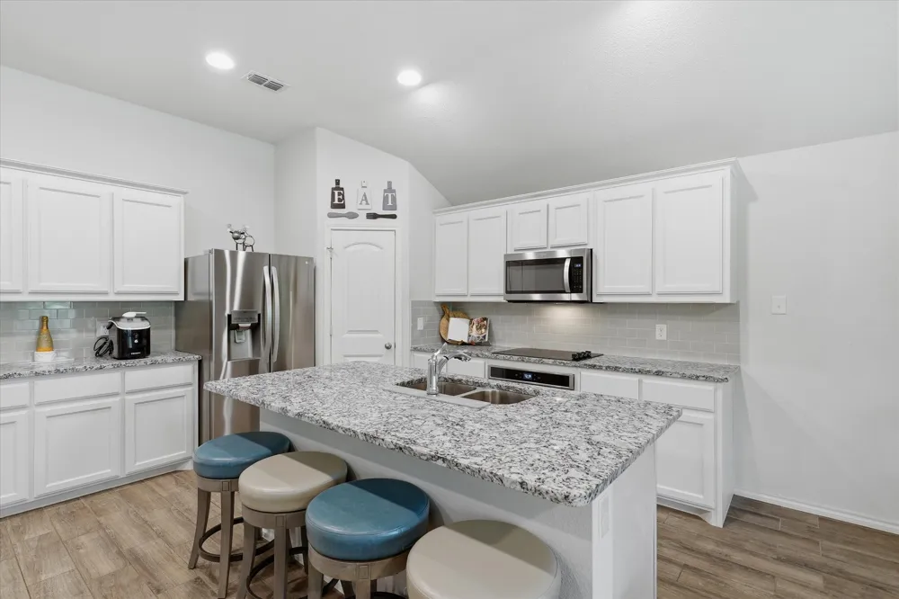 3728 Maroon Creek Road Aubrey, TX 76227