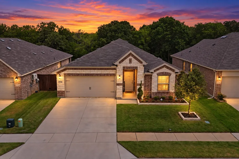 3728 Maroon Creek Road Aubrey, TX 76227