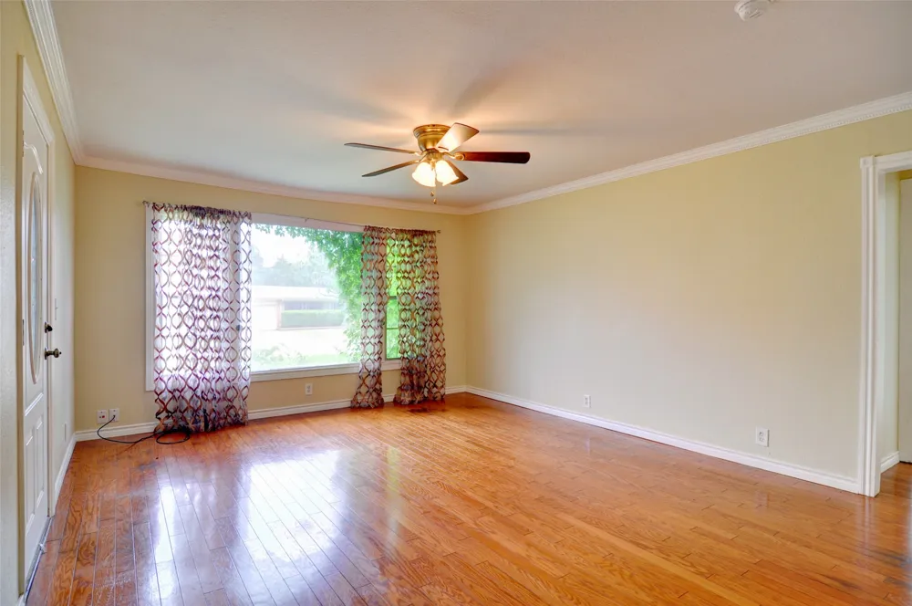 1110 Wade Hampton Street Benbrook, TX 76126