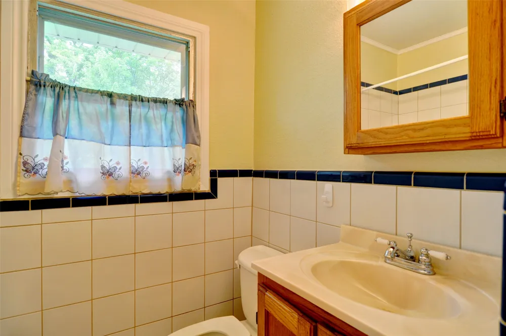 1110 Wade Hampton Street Benbrook, TX 76126