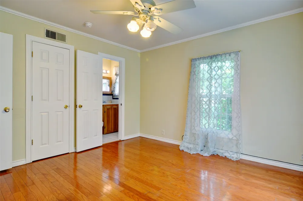 1110 Wade Hampton Street Benbrook, TX 76126