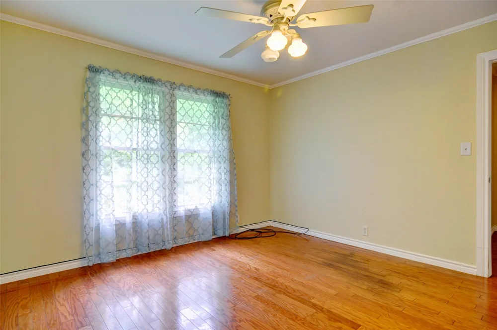 1110 Wade Hampton Street Benbrook, TX 76126