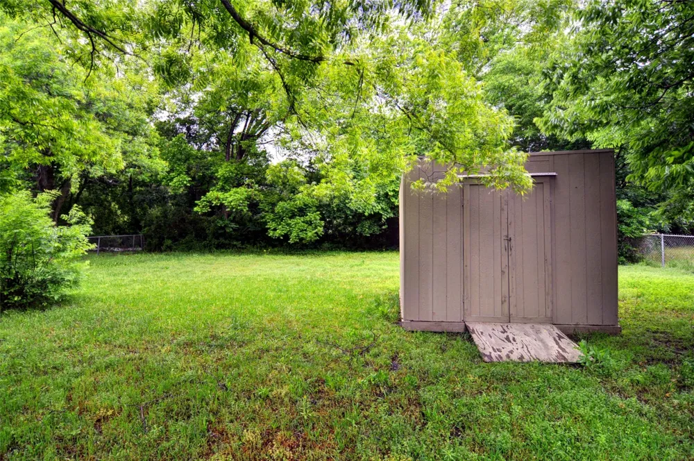 1110 Wade Hampton Street Benbrook, TX 76126