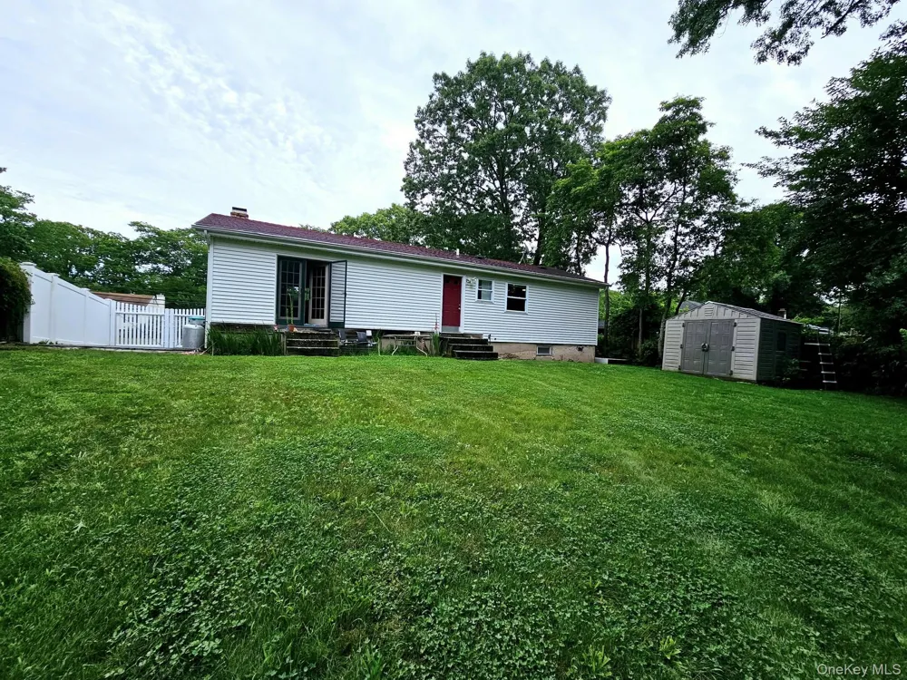 12 Nord Park Boulevard Middle Island, NY 11953