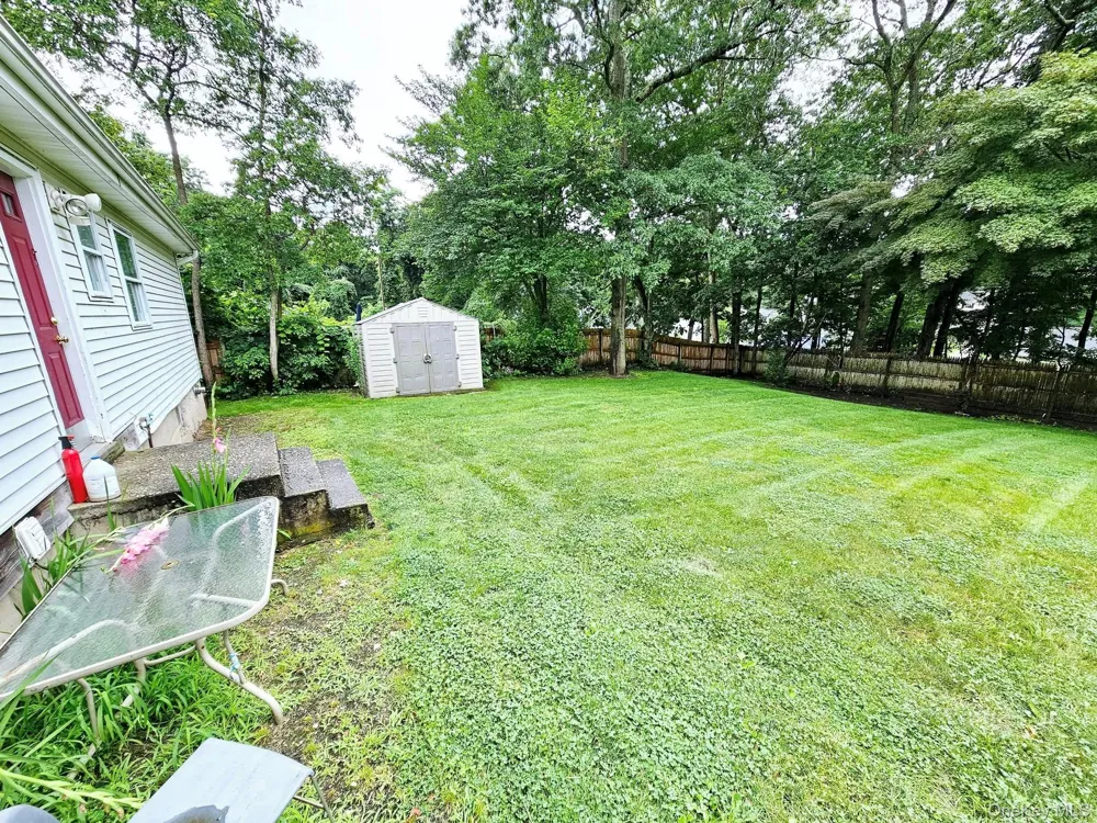 12 Nord Park Boulevard Middle Island, NY 11953