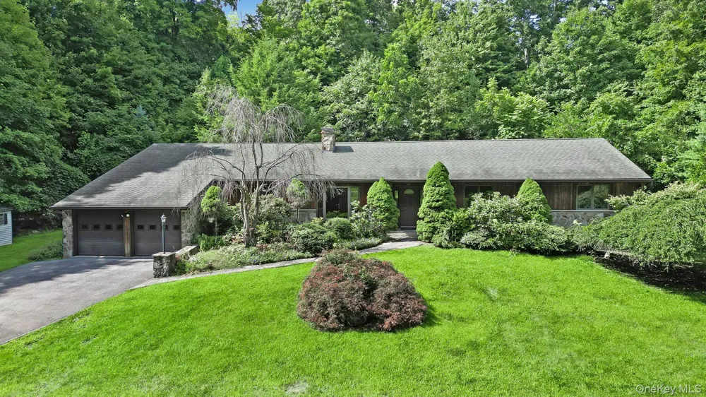 1169 Ridgebury Road New Hampton, NY 10958