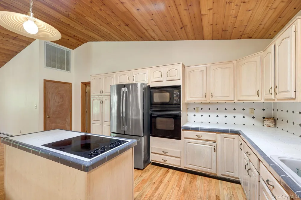 1169 Ridgebury Road New Hampton, NY 10958